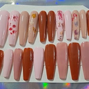 Press on nails nude pink colors flowers design